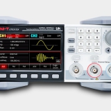 UNI-T UTG2122X ~ Funkciógenerátor, Max. 120 MHz, 2 csatorna